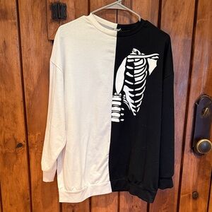 Chicyea Black and White Skeleton Sweatshirt. Large no size tag.